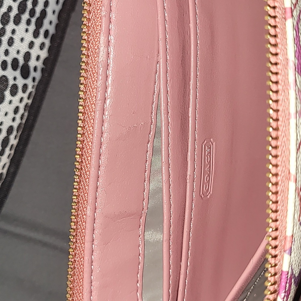Coach Heart Pink and Purple WRISTLET - Picture 5 of 9